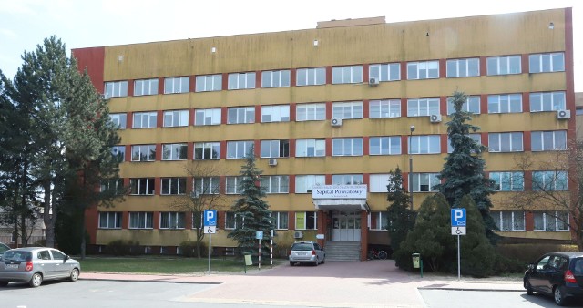 Szpital w Kozienicach uruchomił większość oddziałów, zawiesi jednak pracę neurologicznego.
