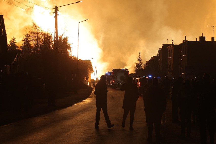 Murowana Goślina: Wybuch gazu i olbrzymi pożar pod Poznaniem