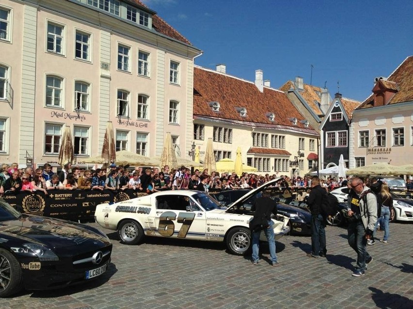 Gumball 3000 na Śląsku! Supersamochody i piękne kobiety [ZDJĘCIA + MAPA]