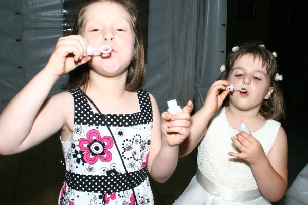 Bańki mydlane dla najmłodszych gości &#8211; dużo frajdy i dobrej zabawy. 