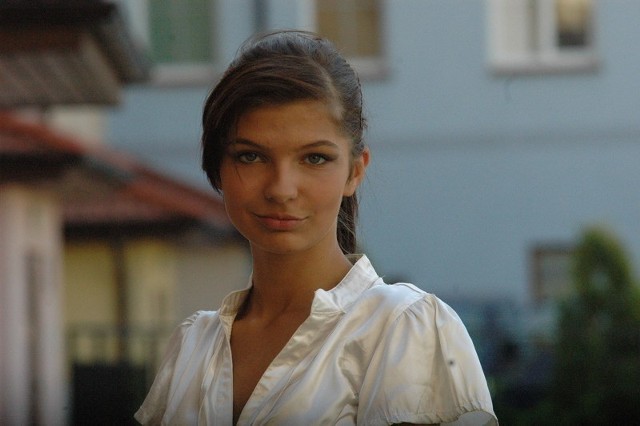 Beata Łupińska jest uczennicą II Liceum Ogólnokształcącego, interesuje się fotografią, myśli o modelingu.