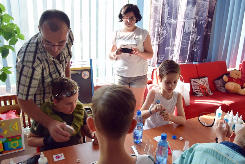 Noc bibliotek w Stargardzie. Mieszkańcy chętnie odwiedzali Książnicę Stargardzką i świetnie się tam bawili 