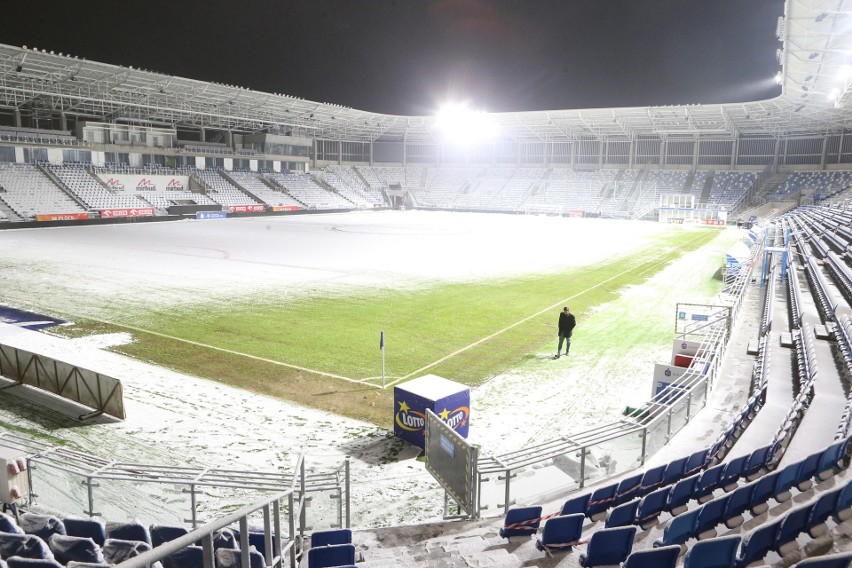 Stadion w Płocku podczas odwołanego meczu Wisły w lutym z...