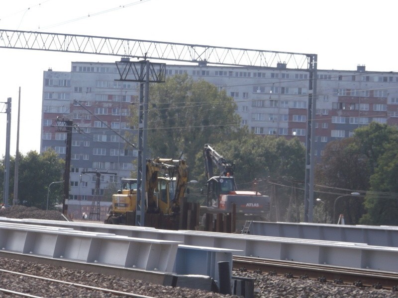 Wrocław: Rozbierają stary wiadukt na Starogroblowej (ZDJĘCIA)