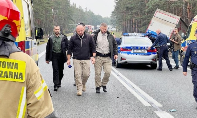 Z pomocą poszkodowanym, wraz z ratownikami, ruszył nowy szef Biura Bezpieczeństwa Narodowego. Płk Jacek Siewiera, który jest lekarzem wojskowym, dwukrotnie reanimował jedną z ofiar.