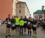 Zawodnicy Witaru Tarnobrzeg na Cracovia Maraton w Krakowie. Jak im poszło? Zobacz zdjęcia