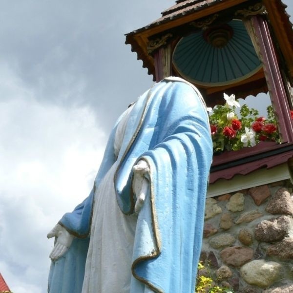 Najbardziej bulwersujący z ostatnich tygodni wybryk chuligański to zniszczenie figurki Matki Bożej Fatimskiej w ogrodzie przy kościele św. Floriana.
