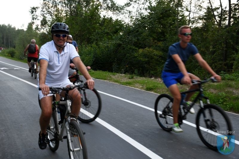 Nowy Sącz. Ścieżka pieszo-biegowo-rowerowa nad Kamienicą oficjalnie otwarta [ZDJĘCIA]