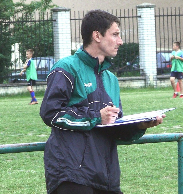 Trener Stali Stalowa Wola, Mirosław Kalita, "skreślił" już dwóch testowanych w jego zespole piłkarzy.