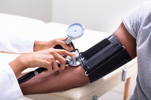 Polskie Towarzystwo Kardiologiczne oraz Polskie Towarzystwo Nadciśnienia Tętniczego przedstawiło nowe normy ciśnienia tętniczego krwi.