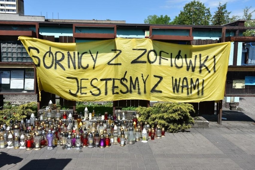 Akcja w Zofiówce trwa. Ratownicy mają nadzieję: Jest szansa,...