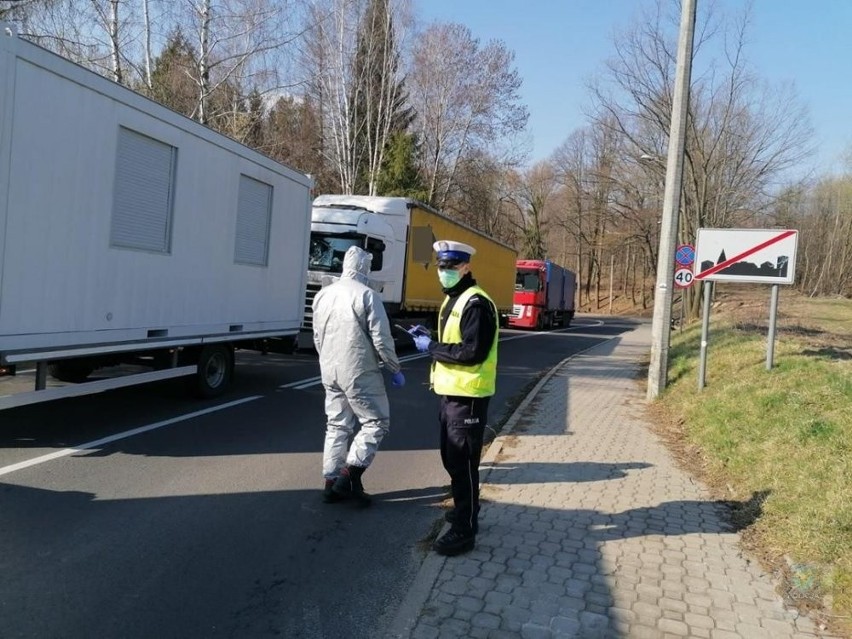 Opolscy policjanci pilnują teraz również granic.