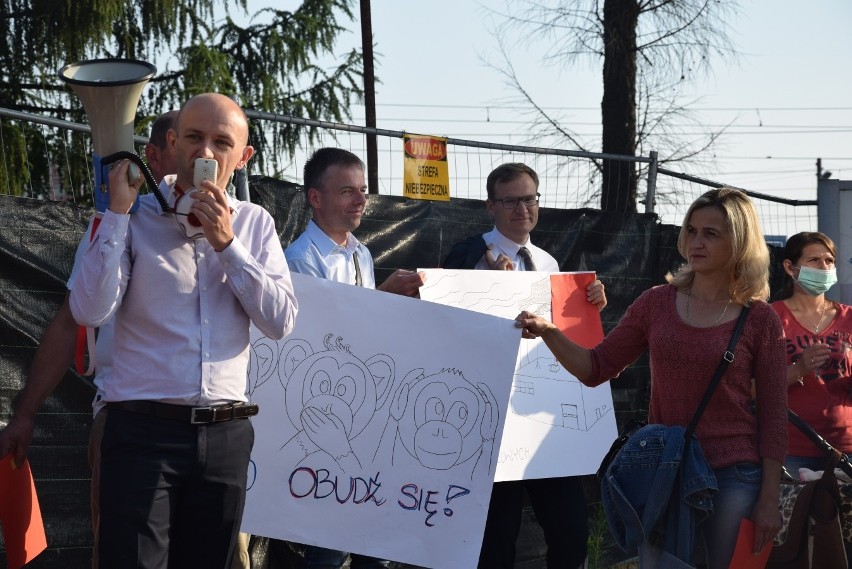 Około stu skawinian protestowało przeciw zatruwaniu...