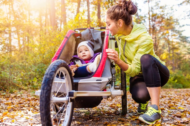Wybór odpowiedniego wózka dziecięcego to dla wielu rodziców spore wyzwanie. Zapoznaj się z rodzajami wózków dziecięcych i naszymi poradami, które mogą pomóc Ci wybrać wózek, który spełni Twoje oczekiwania.