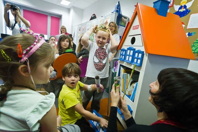 Niektóre książki poświęcone są chorobom dzieci, pomagają też odpowiedzieć rodzicom na wciąż powracające dziecięce pytania: „Dlaczego to ja zachorowałem”. 