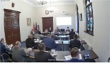 Radni miejscy z Wąbrzeźna głosowali w sprawie podwyżek dla siebie i burmistrza