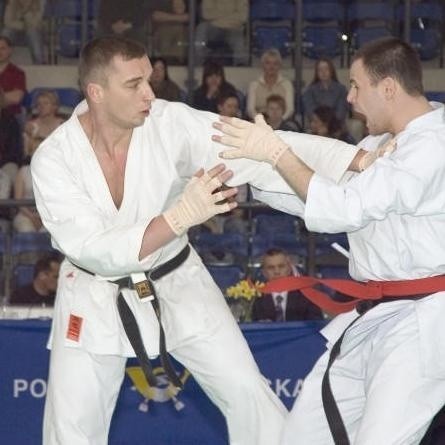 Jednym z medalistów jest Tomasz Wójcik (z lewej).