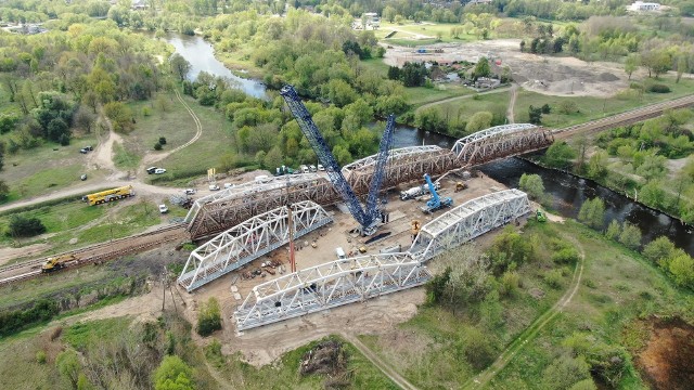 Remont mostu kolejowego nad Pilicą w Tomaszowie Mazowieckim wszedł w decydującą fazę