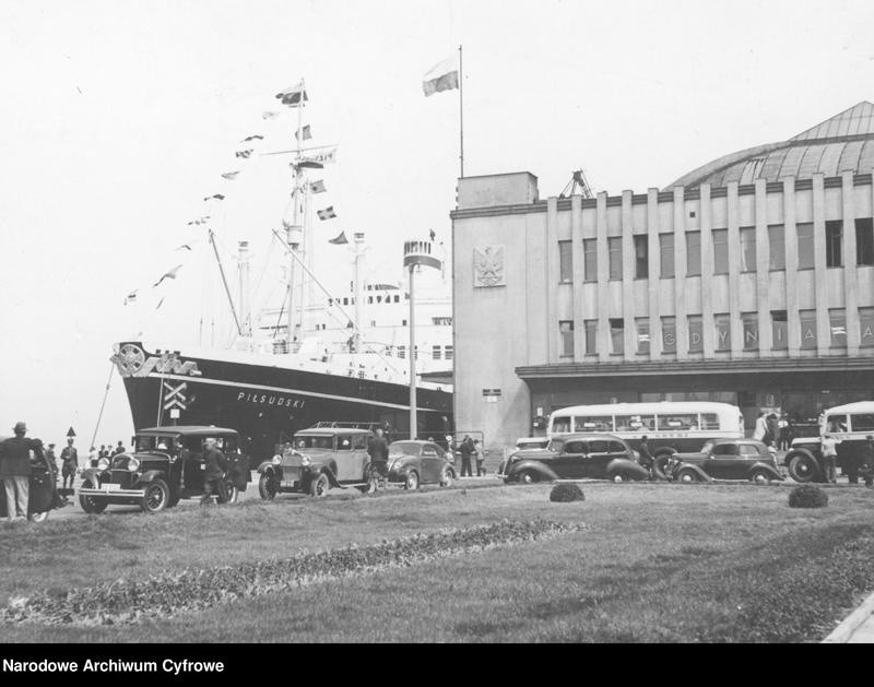 M/S "Piłsudski" w Gdyni.