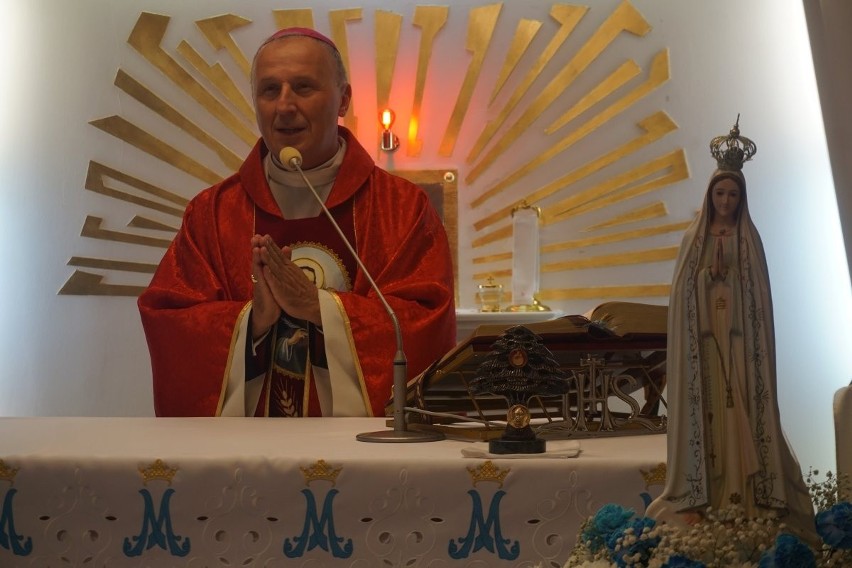 Biskup Marek Solarczyk odprawił mszę w Mazowieckim Szpitalu Specjalistycznym w Radomiu. Wprowadzono relikwie świętego Charbela