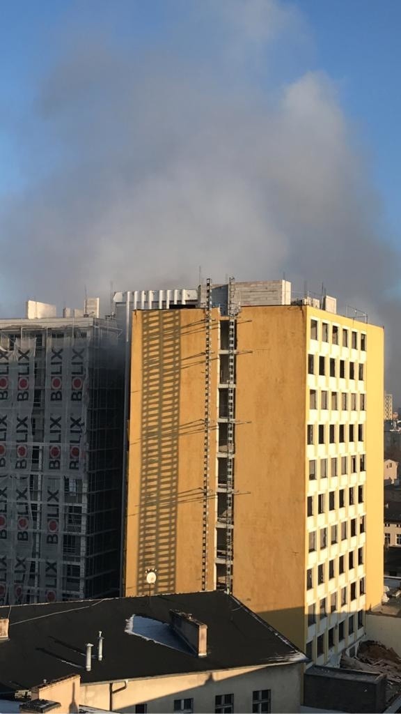 Pożar w byłym hotelu "Brda" wybuchł na dnie szybu windy