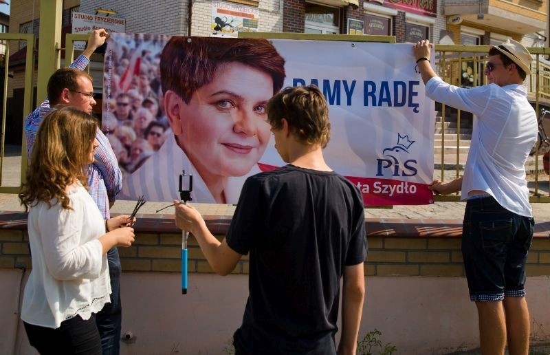 Kampania ruszyła. Platforma Obywatelska oraz Prawo i Sprawiedliwość mają już hasła i billboardy (zdjęcia, wideo)