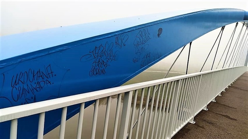 Most im. Joachima Halupczoka w Opolu pobazgrany przez...