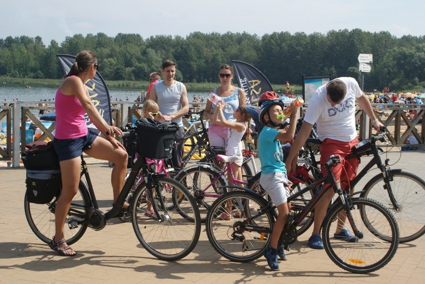 W sobotę nie brakowało chętnych do plażowania nad Pogorią...