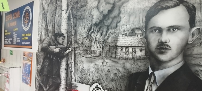 W Zespole Szkół w Połańcu powstał wyjątkowy mural. Upamiętnia Oddział Partyzancki AK „Jędrusie”