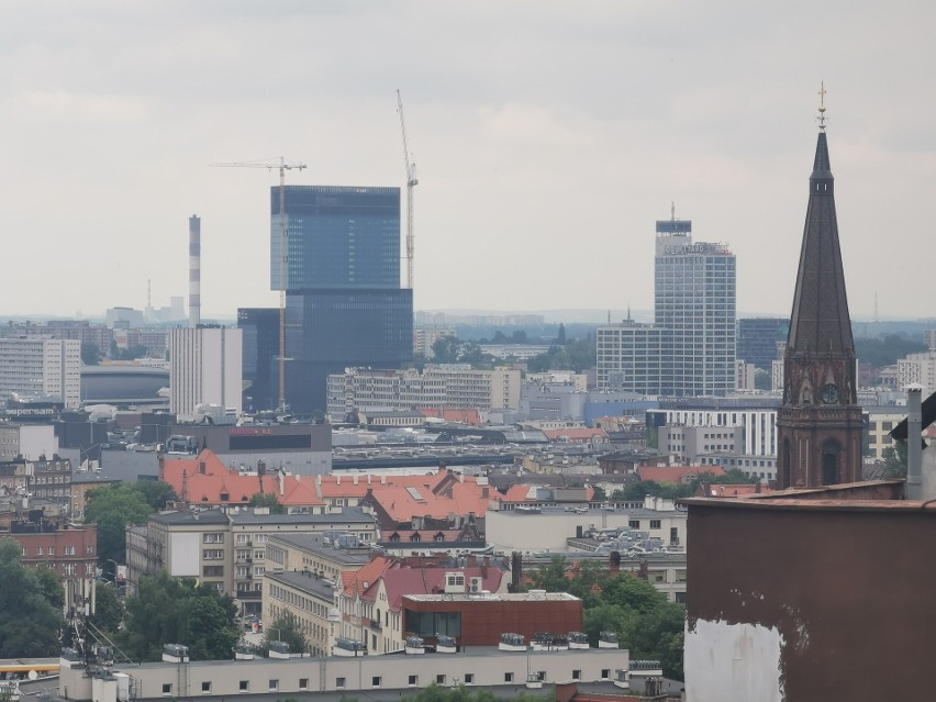 Kompleks .KTW w Katowicach i najwyższy budynek w mieście,...