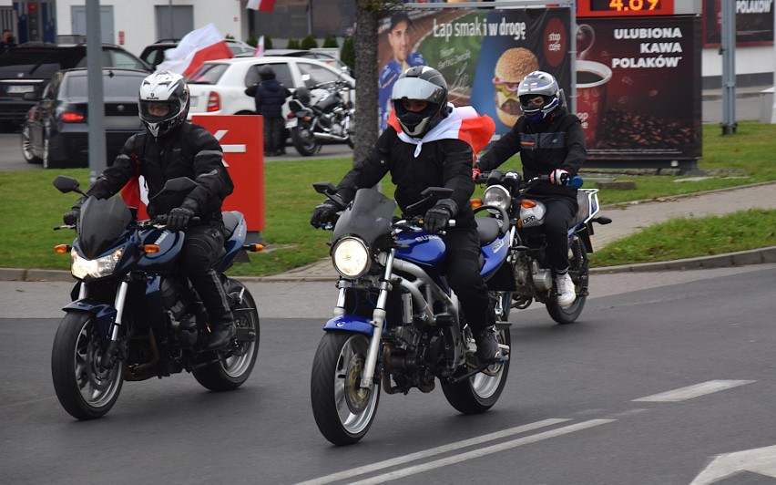 Przez Jarosław przejechali motocykliści z flagami Polski. Tak uczcili Święto Niepodległości [ZDJĘCIA]