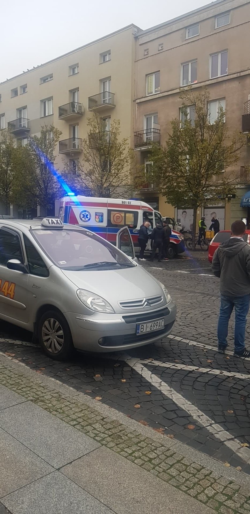 Białystok. Wypadek na ul. Suraskiej. Mercedes uderzył w...