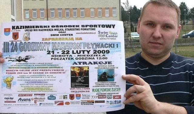 Na supermaraton pływacki zaprasza Robert Pleszyński, szef kazimierskiej pływalni.
