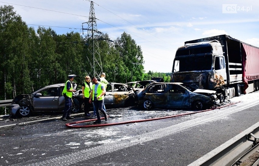 Do wypadku na autostradzie A6 pod Szczecinem doszło 9...