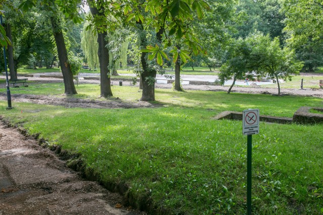 Park Krakowski od lat aż prosił się o rewitalizację. Nowe życie zyska na wiosnę przyszłego roku.