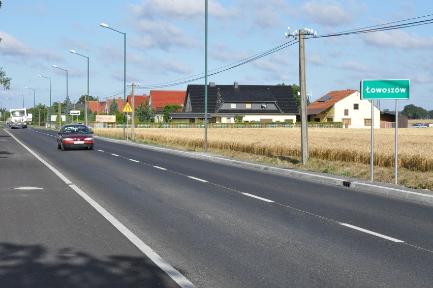 Wyremontowana droga wojewódzka nr 494 Olesno - Łowoszów.