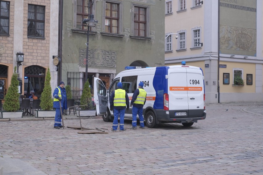 Na ul. Padewskiego w Poznaniu doszło do awarii wodociągu....