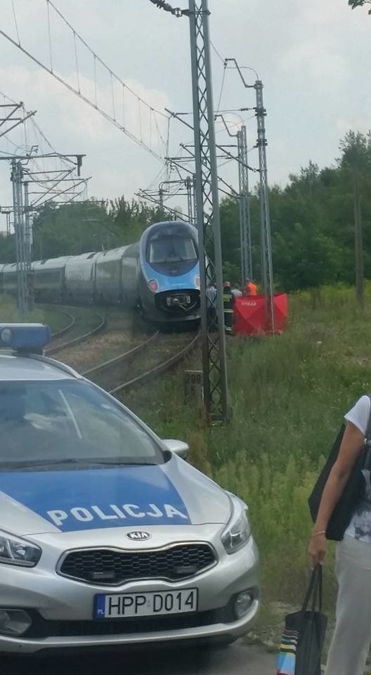 Wypadek Pendolino w Dabrowie: Pociąg potrącił dwóch mężczyzn. Jeden zginął na miejscu