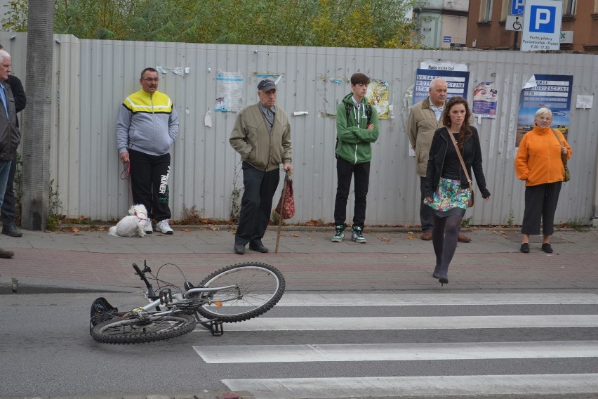 Potrącenie rowerzysty w Kościerzynie. ZOBACZ ZDJĘCIA