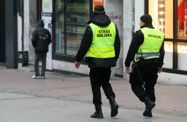 Trudny lokator i bezsilni sąsiedzi. Co można zrobić?