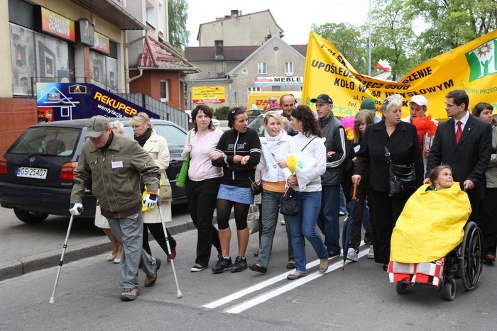 Marsz godności osób niepelnosprawnych ulicami Slupska