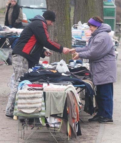 Średnio na trzebiechowskim ryneczku stragany rozkłada trzech, czterech kupców. Jak przyznają lubią tutaj handlować...