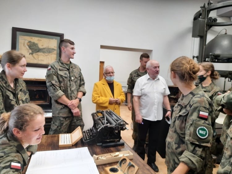 Studenci Wojskowej Akademii Technicznej na praktykach w Opatowie (ZDJĘCIA)