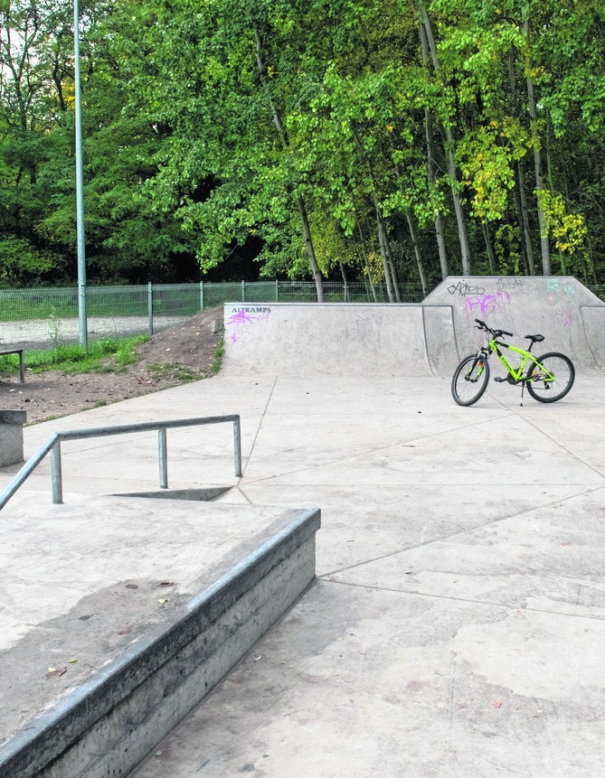 Skatepark Rampa Malty znajdziemy przy ulicy Szpaków w...