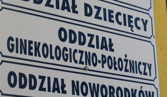 Przez ostatnie cztery miesiące 67-letni lekarz pełnił dyżury na oddziale ginekologiczno-położniczym szpitala w Brzegu.