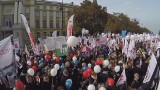 Kilkanaście tysięcy nauczycieli protestowało w Warszawie w Dniu Edukacji Narodowej