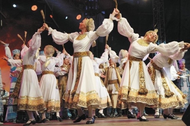 Przez sześć dni na białostockim Rynku Kościuszki, ale także w 22 miejscowościach regionu będzie można podziwiać wokalne, taneczne i muzyczne popisy zespołów folklorystycznych