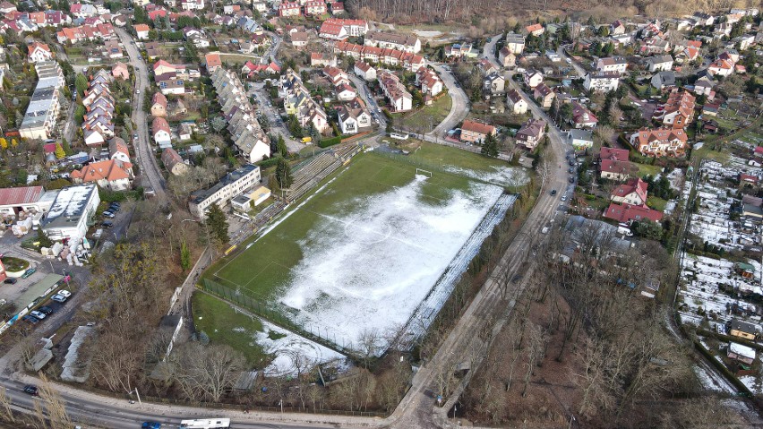 Nowy stadion przy Bandurskiego: do końca prac pozostał ponad tydzień. ZDJĘCIA