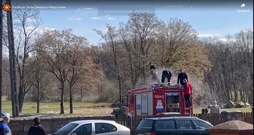 Lany Poniedziałek w Węgrzynowie. Straż oblewała wiernych. 18.04.2022