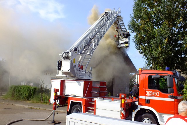 Około godz. 8 w Łapach wybuchł pożar w domu na rogu ul. Długiej i 3 Maja.